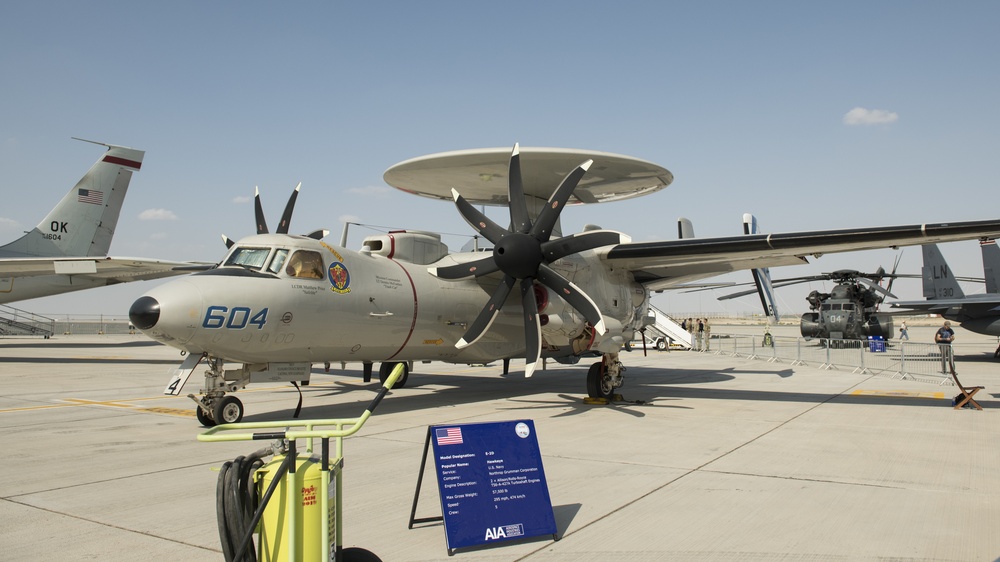 U.S. Navy showcases aircraft capabilities during 2019 Dubai Airshow