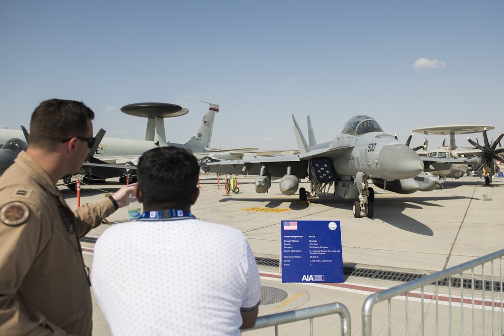 U.S. Navy showcases aircraft capabilities during 2019 Dubai Airshow