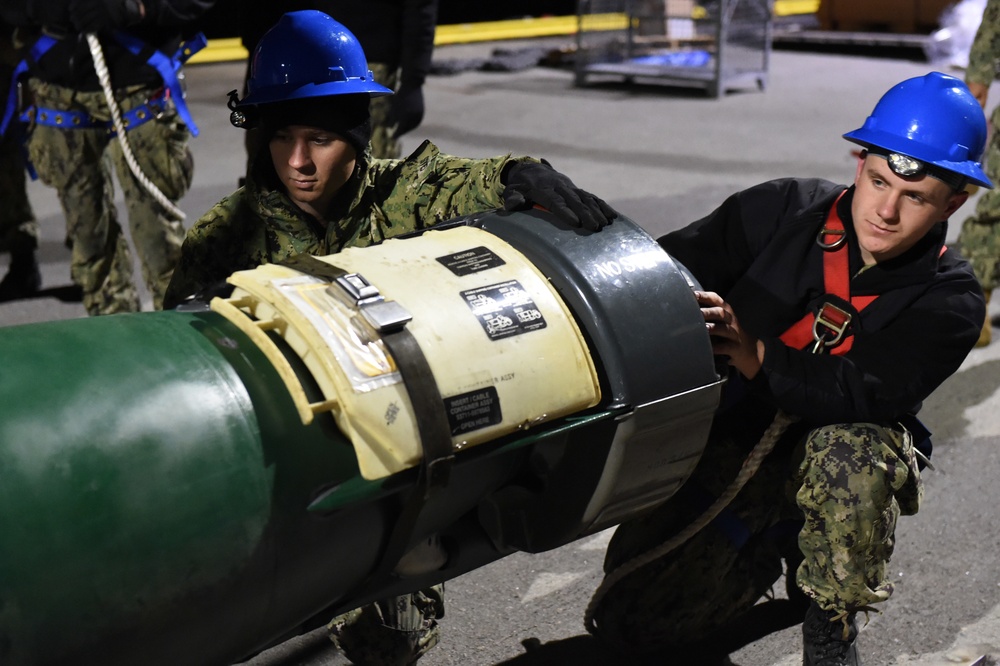 USS Minnesota Conducts Expeditionary Ordnance Onload while in U.S. 6th Fleet Area of Operations