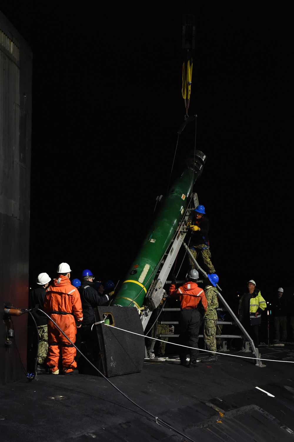 USS Minnesota Conducts Expeditionary Ordnance Onload while in U.S. 6th Fleet Area of Operations