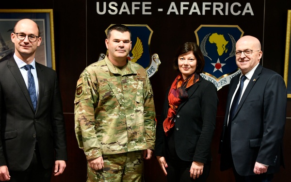 Rheinland-Pflaz secretary meets with USAFE - AFAFRICA leadership