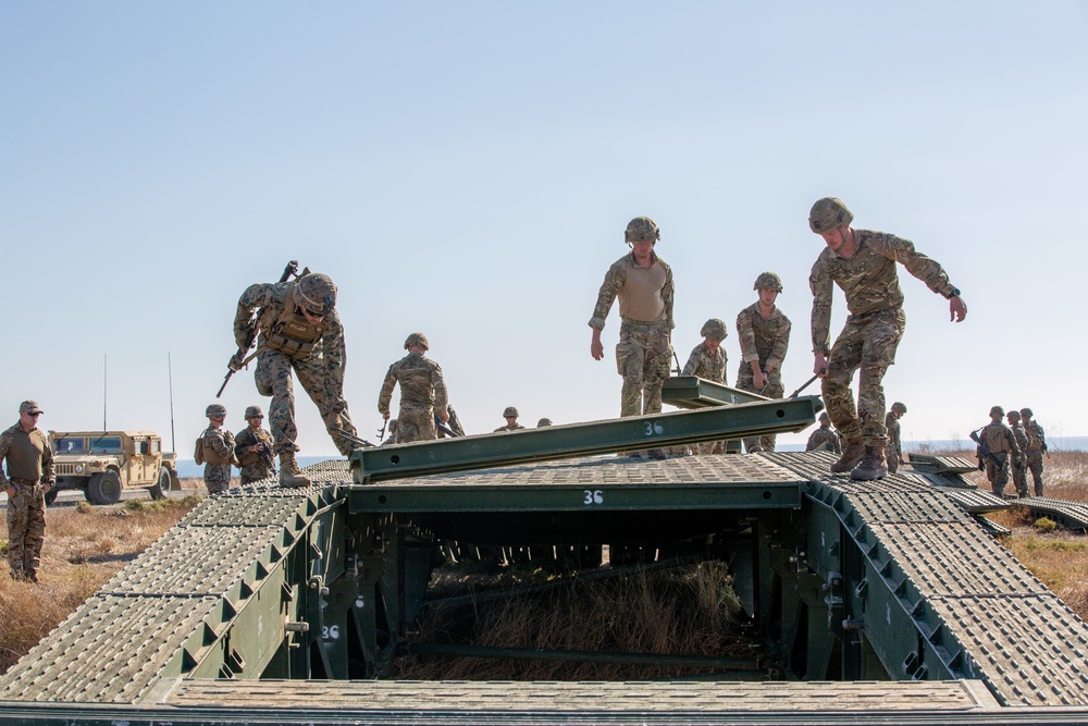 7th ESB Marines assemble bridge with British Royal Marines