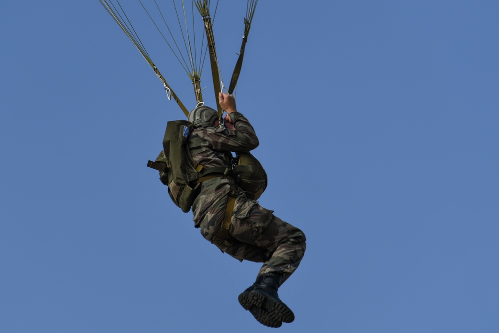 U.S. Service Members Earn Their French Jump Wings in Africa