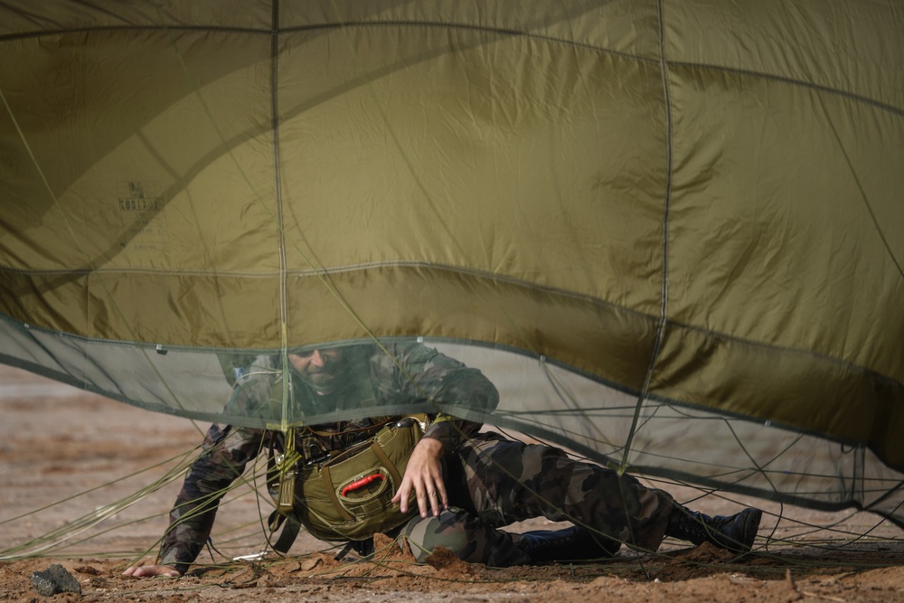 U.S. Service Members Earn Their French Jump Wings in Africa