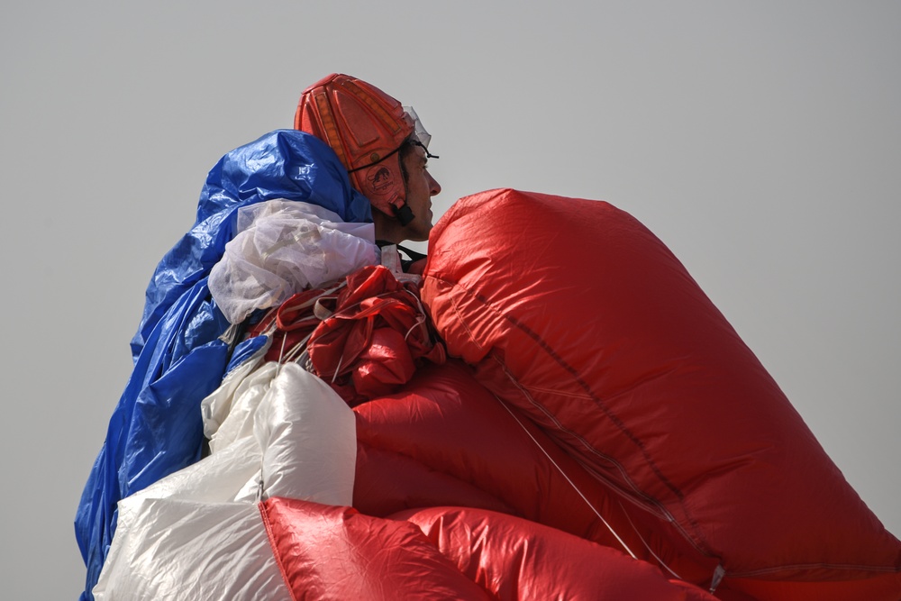 U.S. Service Members Earn Their French Jump Wings in Africa