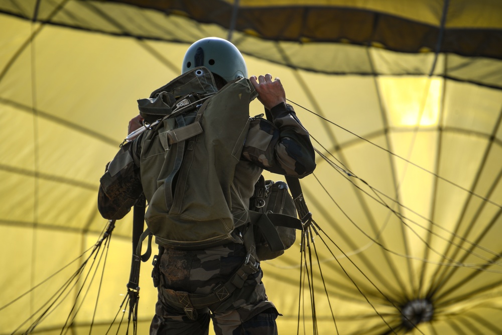 U.S. Service Members Earn Their French Jump Wings in Africa