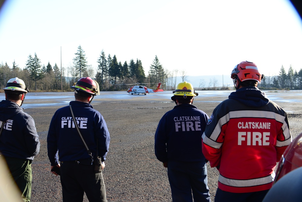 Coast Guad aircrew trains with Clatskanie Fire and Rescue