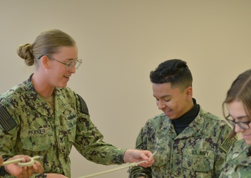 Center for Surface Combat Systems Names Junior Instructor of the Year