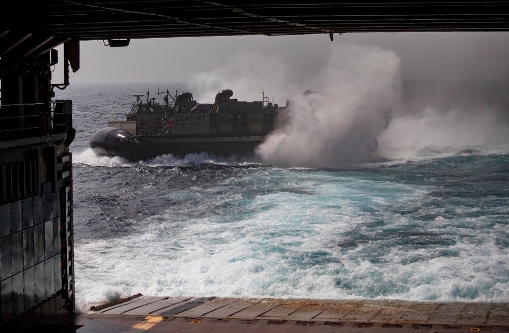 Tiger TRIUMPH: U.S. Marines and Sailors begin Sea Phase