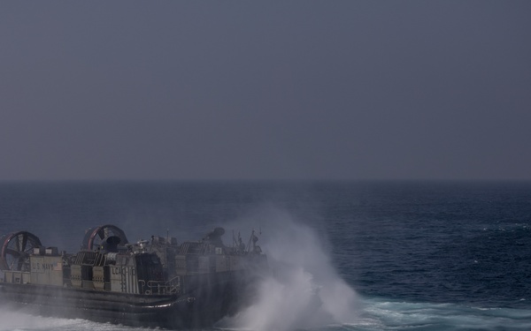 Tiger TRIUMPH: U.S. Marines and Sailors begin Sea Phase