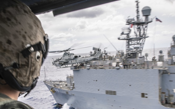 Evil Eyes perform air show for 11th MEU, Boxer ARG