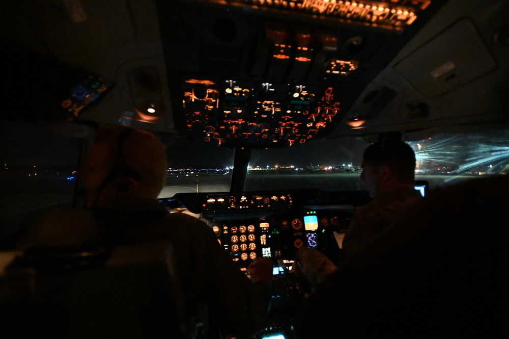 Travis KC-10 Extender, Minot B-52 Stratofortress aerial refueling training