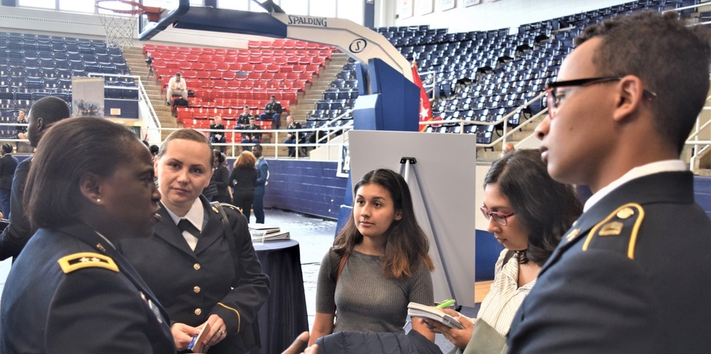 Deputy Army Surgeon General talks with future leaders at development conference