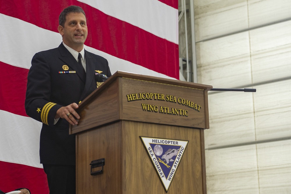 HSC-22 Holds Change of Command Ceremony