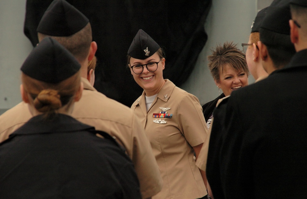 Naval Museum hosts a re-enlistment ceremony