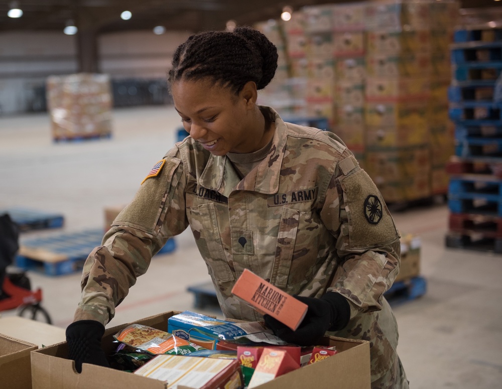 Soldiers, local community support Food for Families