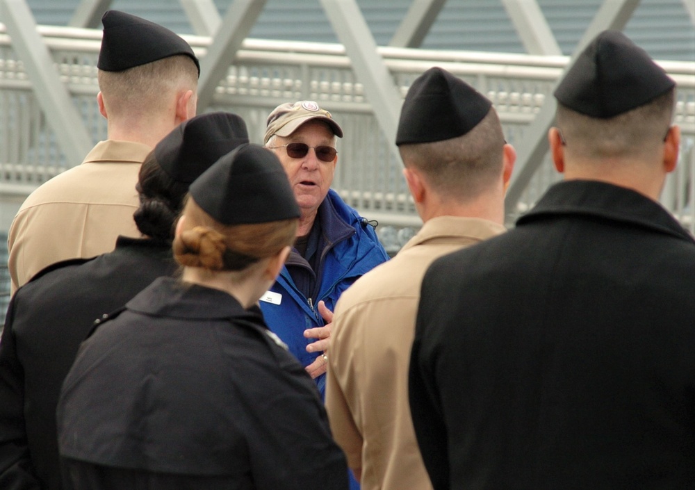 Naval Museum hosts a re-enlistment ceremony