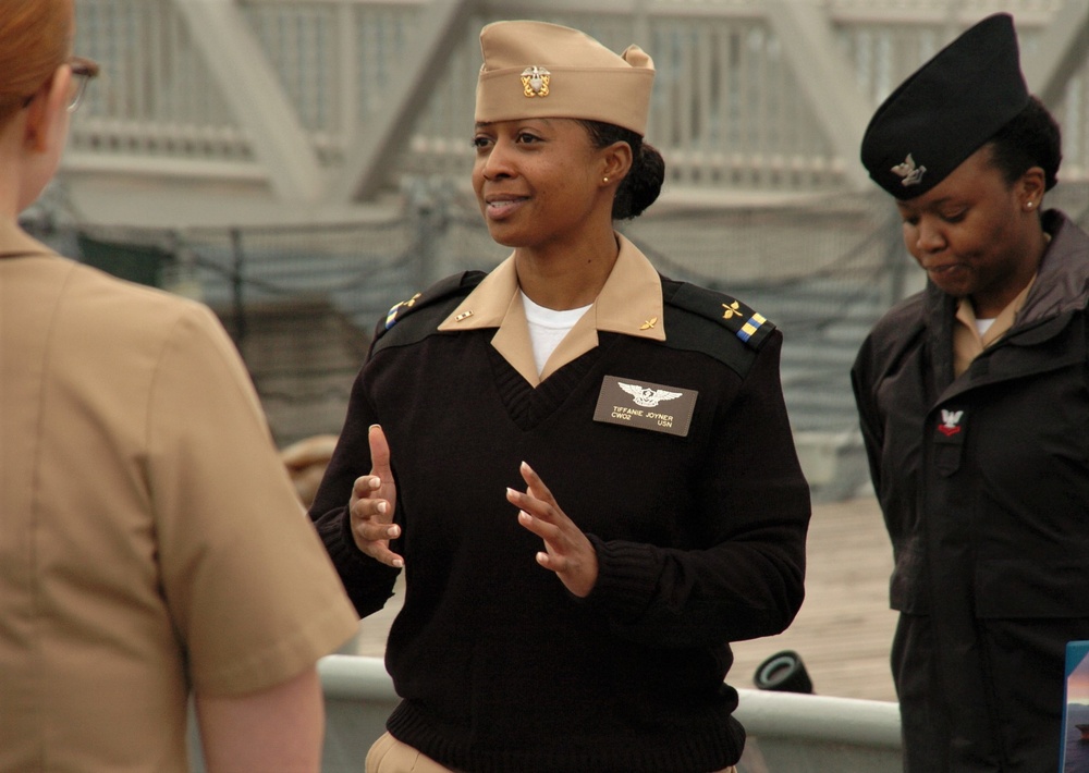 Naval Museum hosts a re-enlistment ceremony