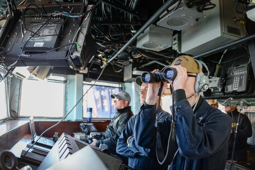 Makin Island Underway