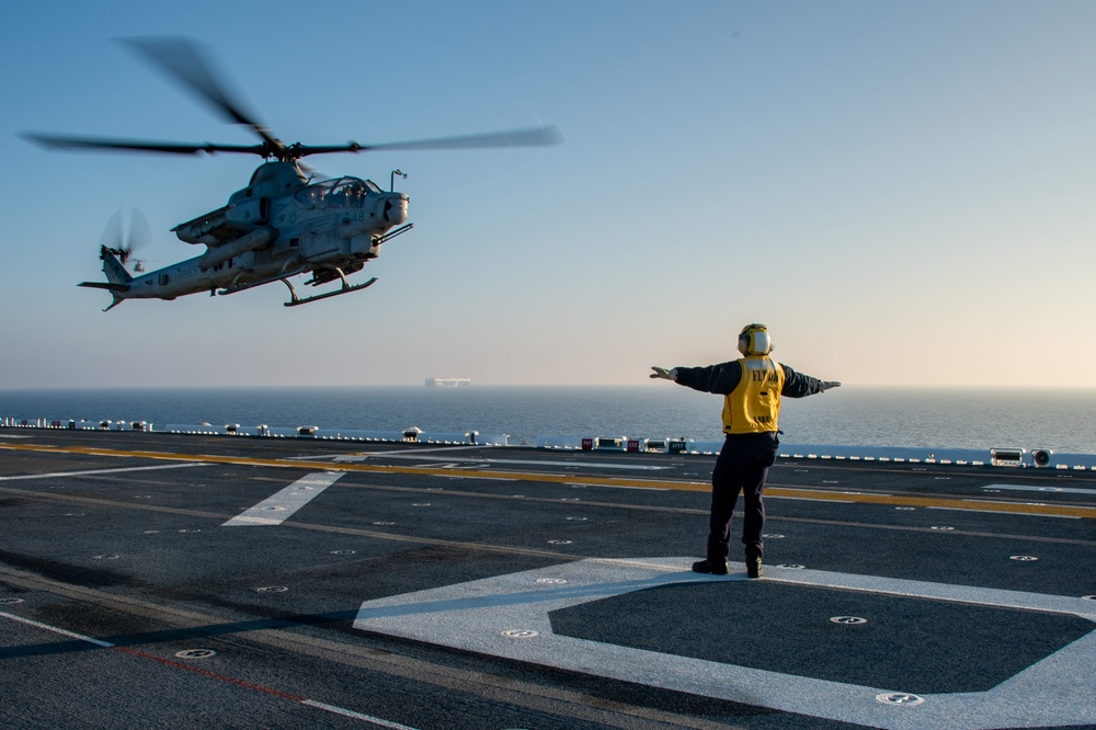 Makin Island Underway