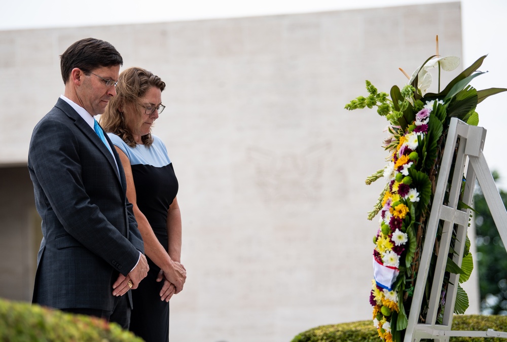 SecDef Esper &amp; Leah Esper Participates in Wreath-laying Ceremony in Manila