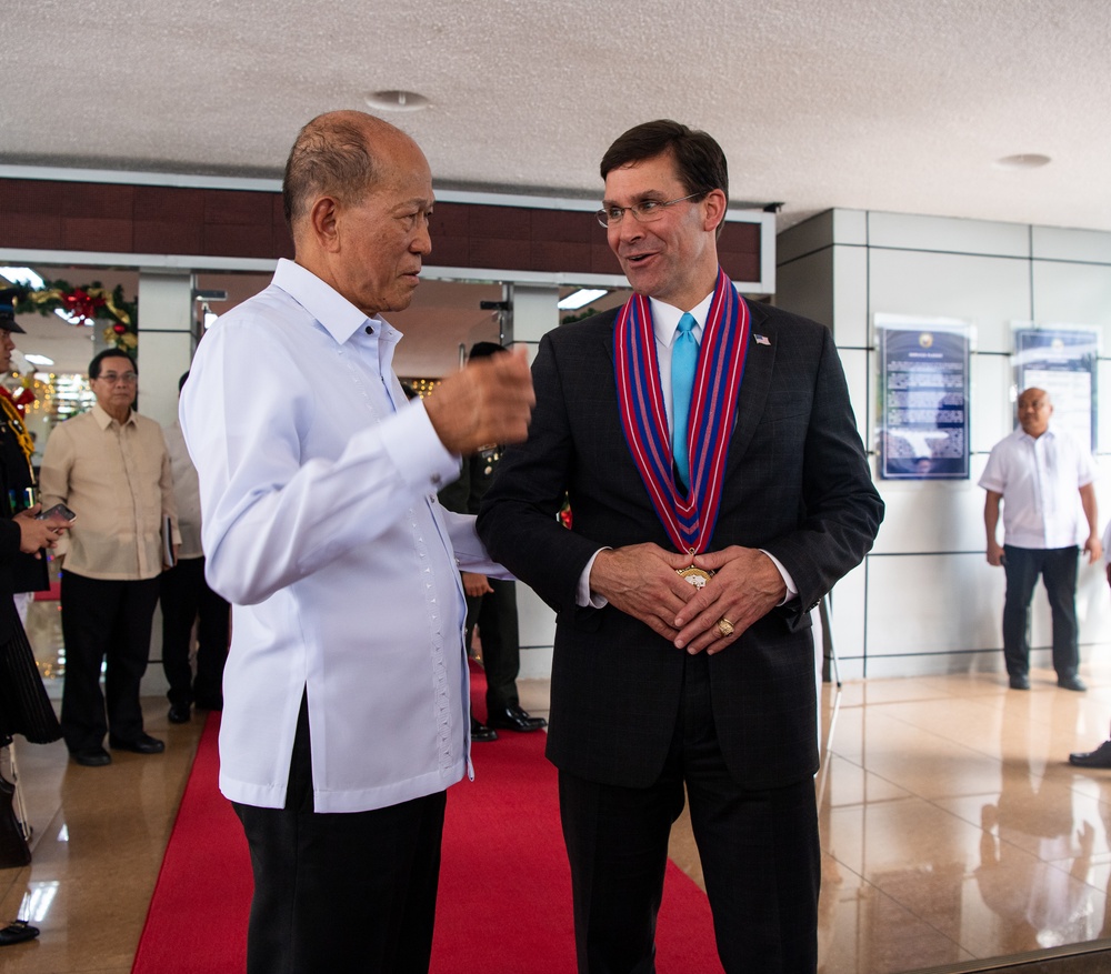 SecDef Esper Meets Philippine Defense Secretary Delfin Lorenzana