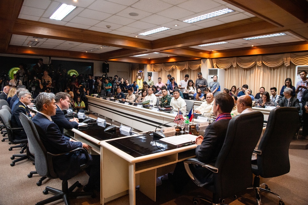 SecDef Esper and Philippine Defense Secretary Delfin Lorenzana Hold Press Conference
