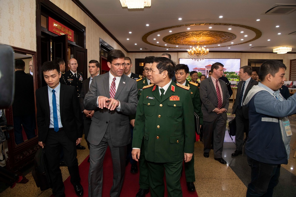 SecDef  Esper Meets Vietnam Minister of Defense Gen. Ngô Xuân Lịch