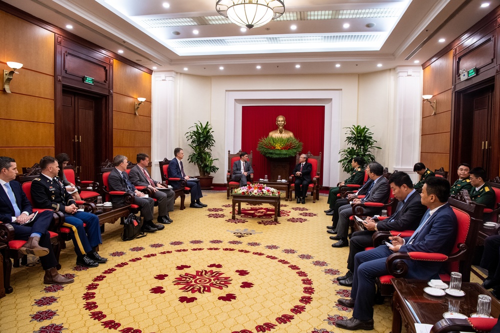 SecDef Esper Meets Vietnam Executive Secretary Trần Quốc Vượng