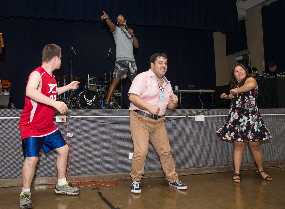 JBPHH, MCBH Host Special Olympics Hawaii Holiday Classic