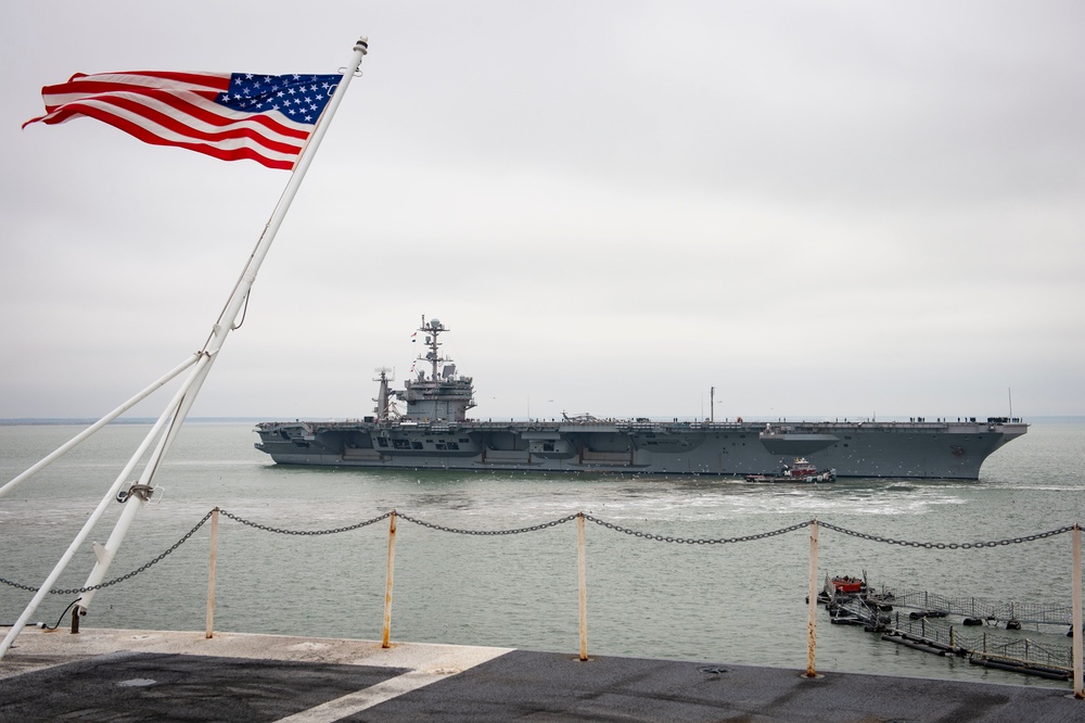 Dvids Images Uss Harry S Truman Cvn 75 Departs Naval Station Norfolk [image 1 Of 3]