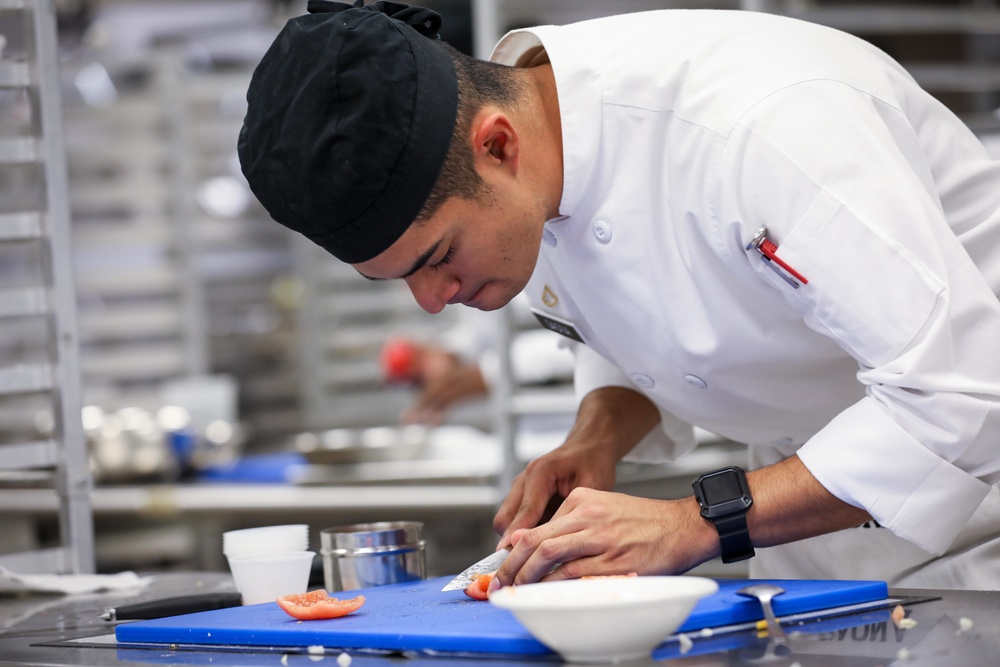 Fort Bliss Culinary Team slices and dices during training