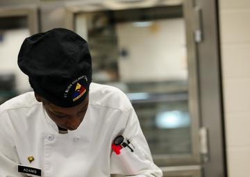 Fort Bliss Culinary Team slices and dices during training