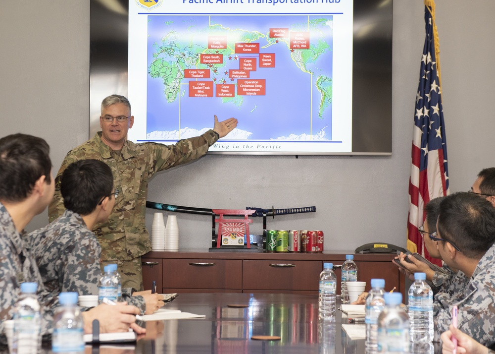 Future JASDF maintenance officers tour Yokota AB