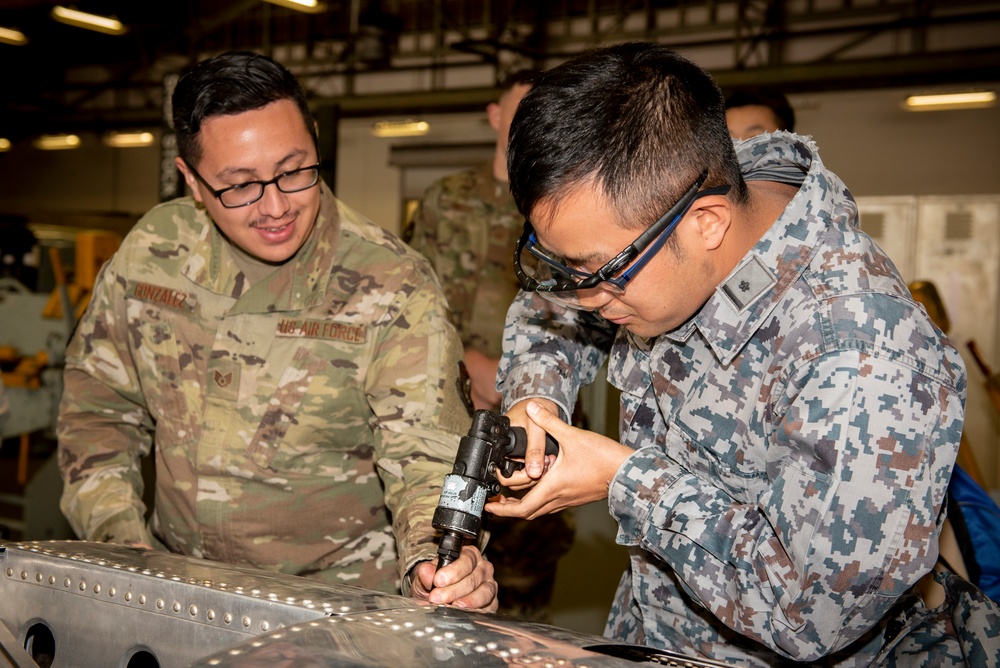 DVIDS - Images - Future JASDF maintenance officers tour Yokota AB ...