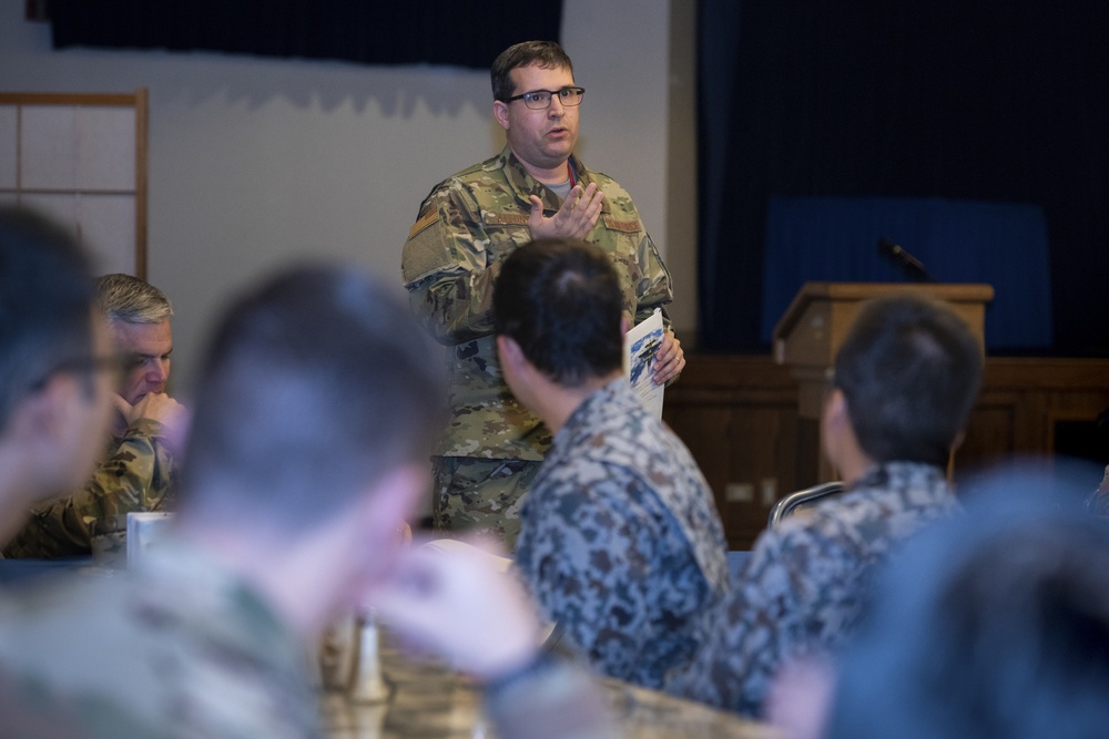 Future JASDF maintenance officers tour Yokota AB