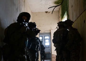 US and Greece demonstrate movement superiority through joint exercise