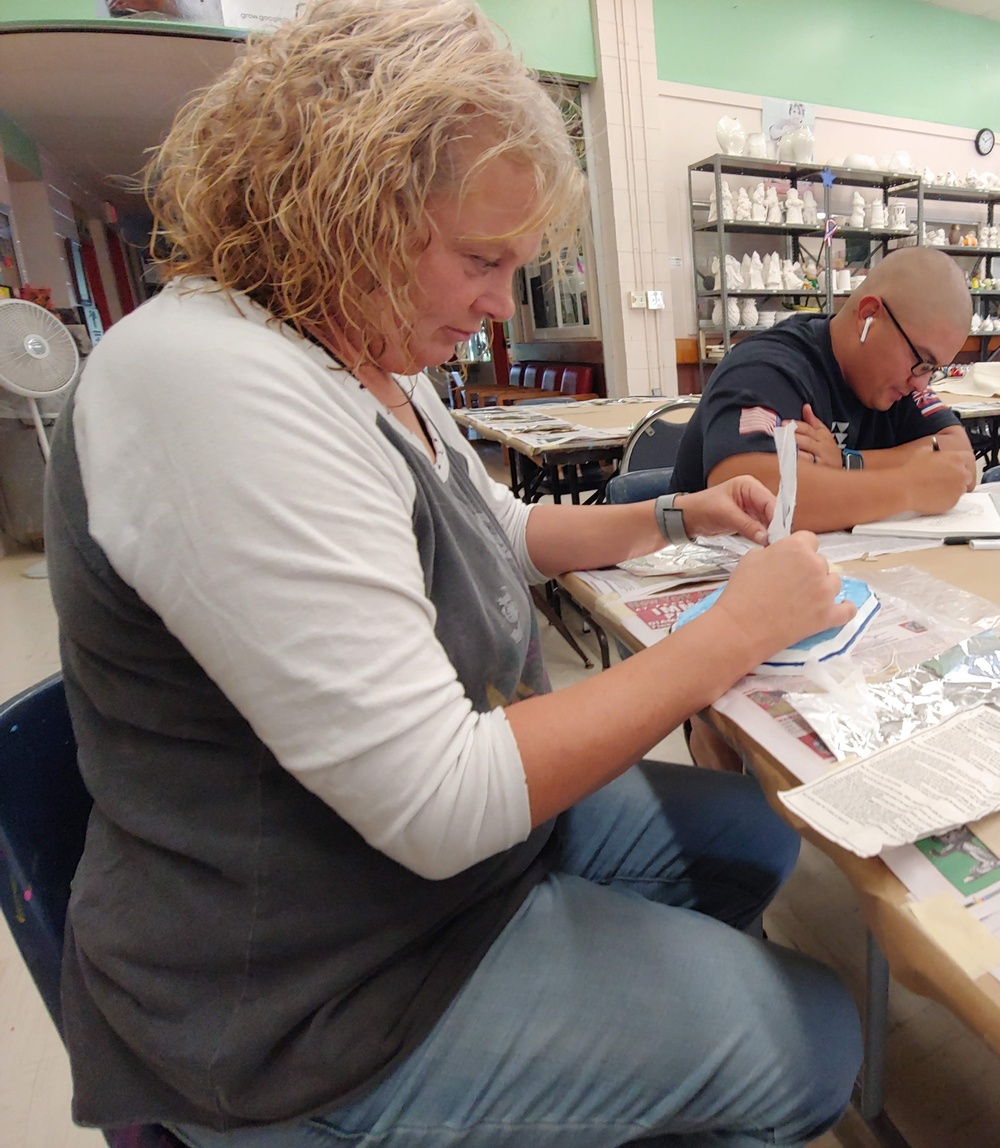 Art Class provides injured Soldiers a creative outlet to help cope