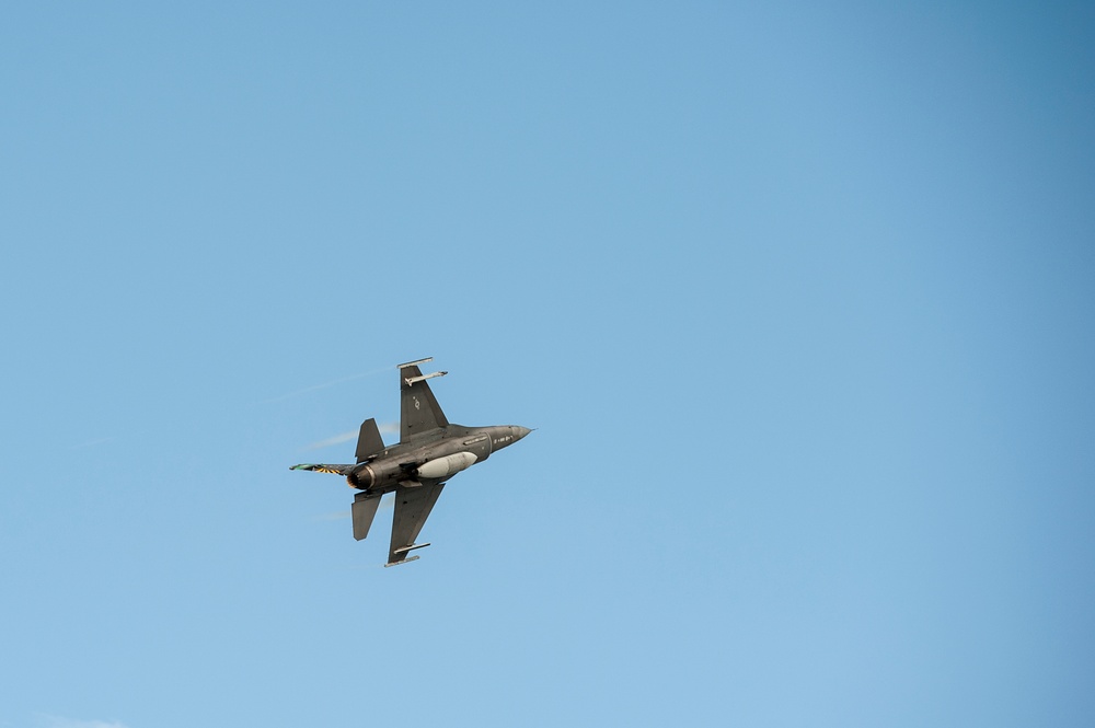 180FW Commander Celebrates Final Flight