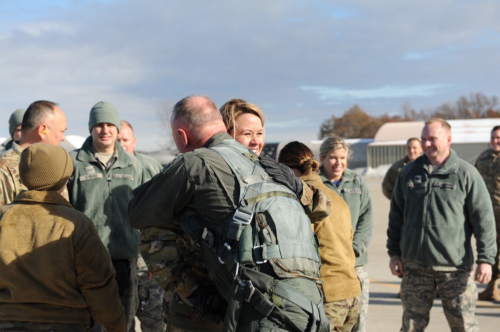 180FW Commander Celebrates Final Flight