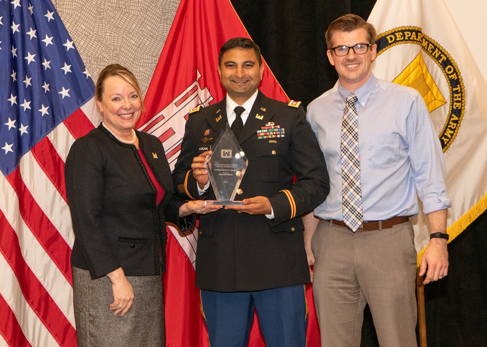 Nashville District Contracting named best in USACE