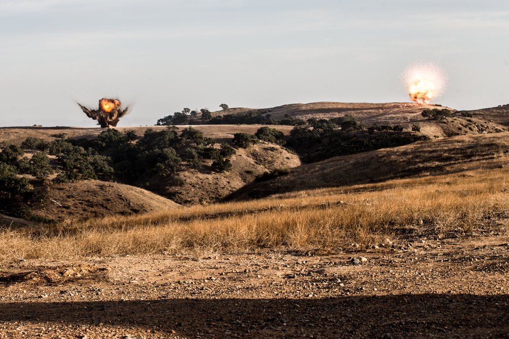 EOD Marines conduct large destruction range