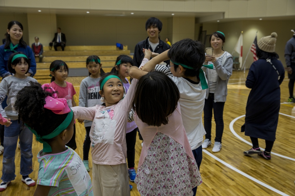 Japanese and MCAS Iwakuni residents compete together in Undokai event