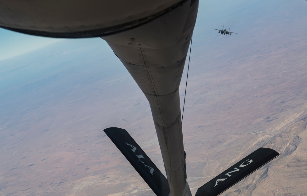 KC-135 AOR refueling mission