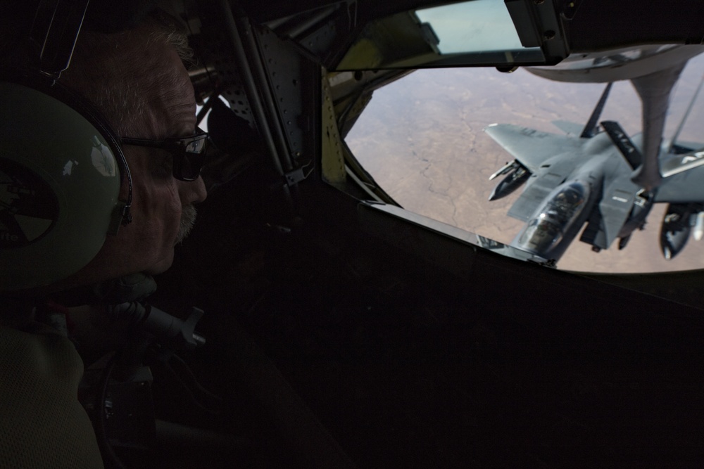 KC-135 AOR refueling mission