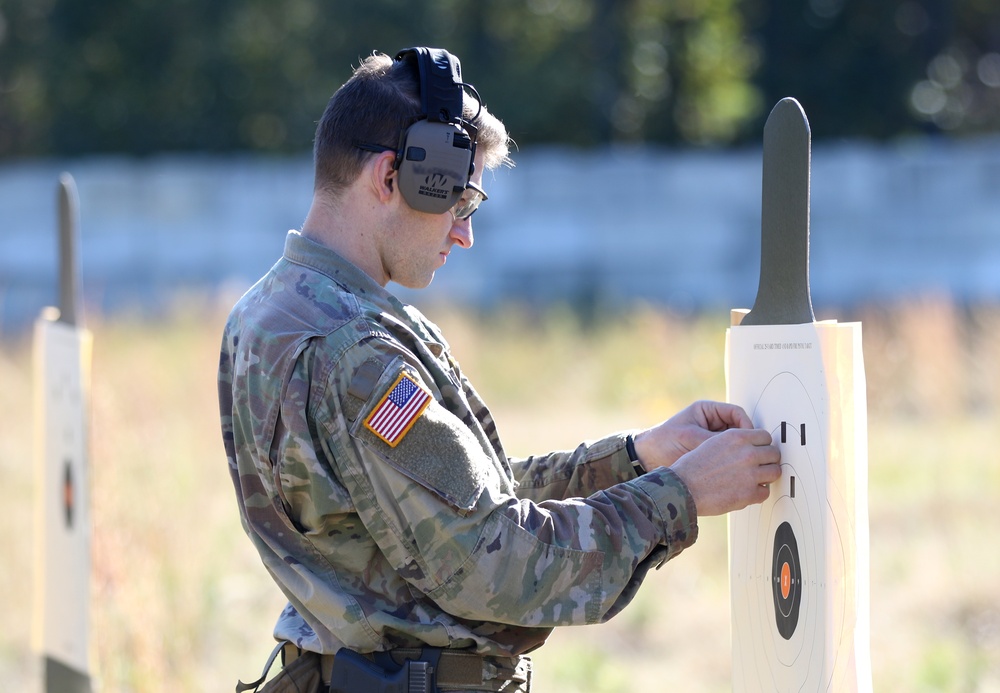 Special Forces Weapons Sergeant Candidates Practice Pistol Basics