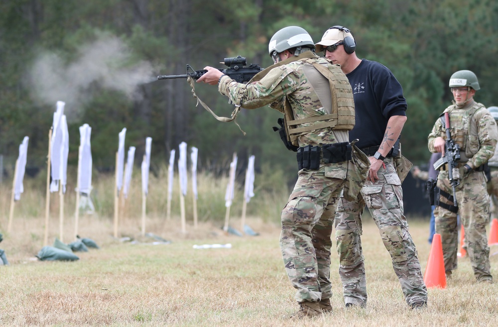 DVIDS - Images - USAJFKSWCS Students Practice Marksmanship Skills ...