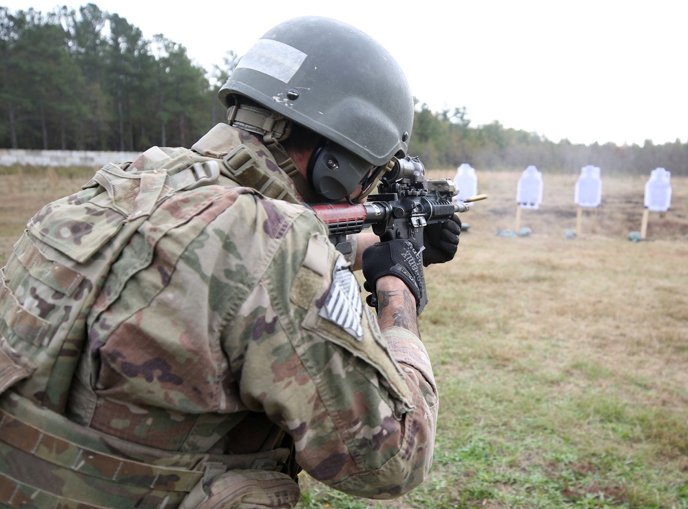 USAJFKSWCS Students Practice Marksmanship Skills