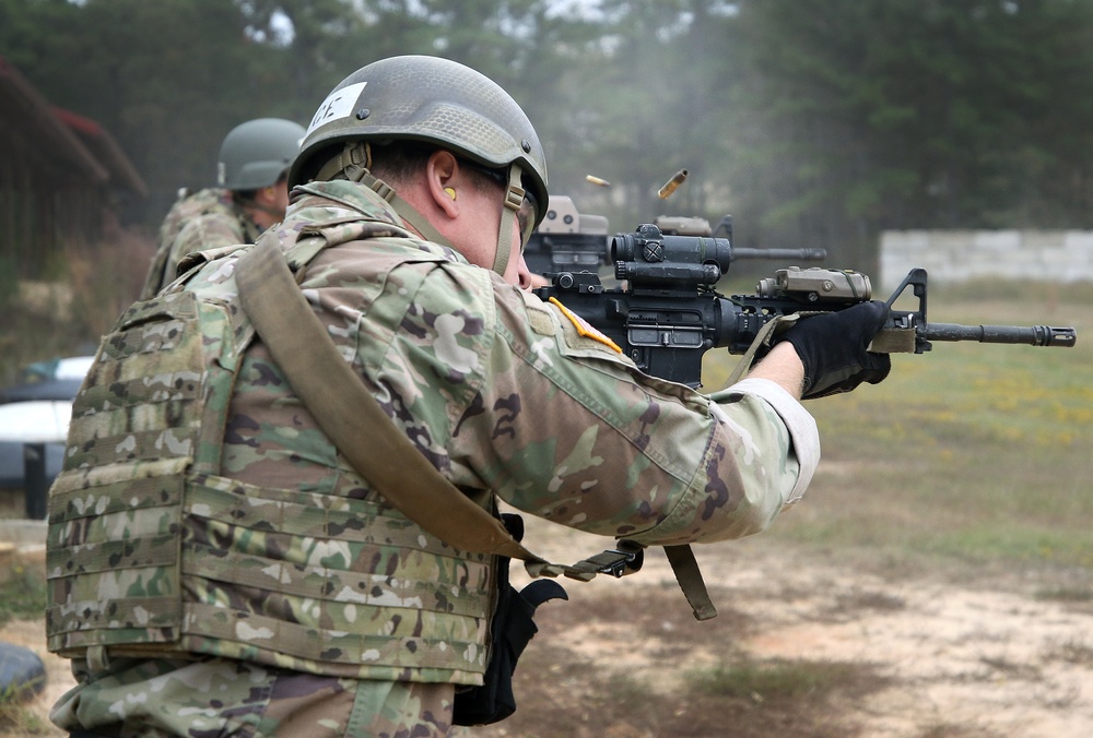 USAJFKSWCS Students Practice Marksmanship Skills