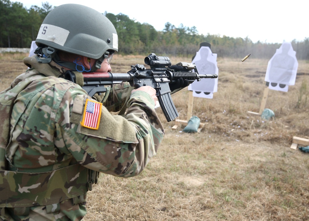 USAJFKSWCS Students Practice Marksmanship Skills